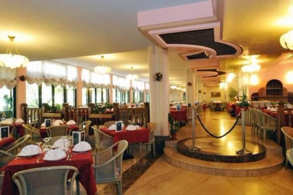 Park Hotel Oasi Garda  Bagian luar foto